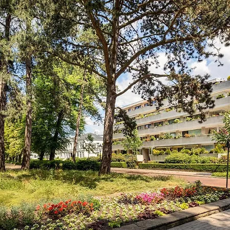 Stilvolle Stadtoase, 116 Qm, Parkblick, Wassernah, Parkplatz Apartment *
