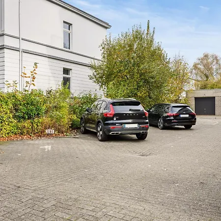 Stilvolle Stadtoase, 116 Qm, Parkblick, Wassernah, Parkplatz Apartment *