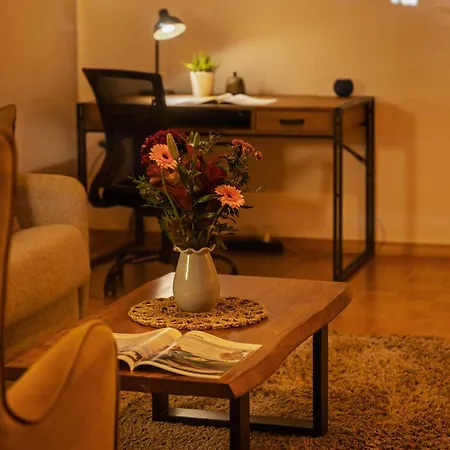 Stilvolle Stadtoase, 116 Qm, Parkblick, Wassernah, Parkplatz Apartment