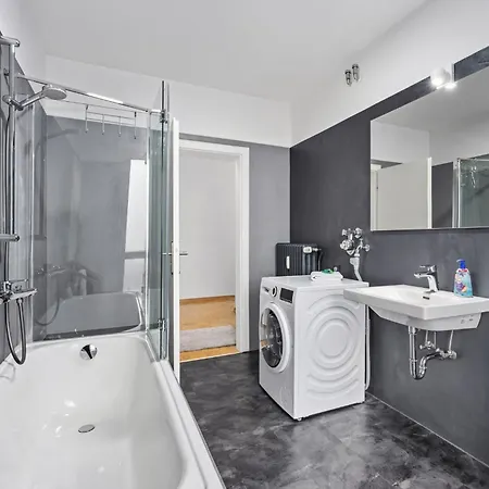 Stilvolle Stadtoase, 116 Qm, Parkblick, Wassernah, Parkplatz Apartment *