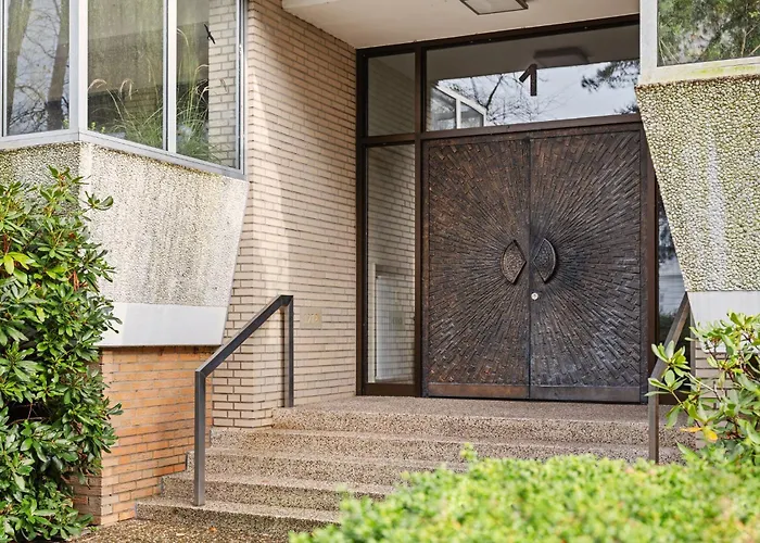 Stilvolle Stadtoase, 116 Qm, Parkblick, Wassernah, Parkplatz *