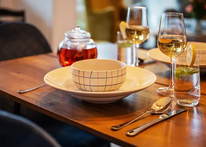 公寓 Stilvolle Stadtoase, 116 Qm, Parkblick, Wassernah, Parkplatz *